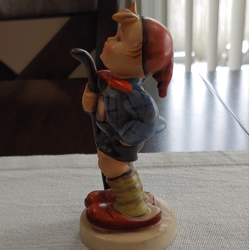 Hummel - Picture 3 of 6